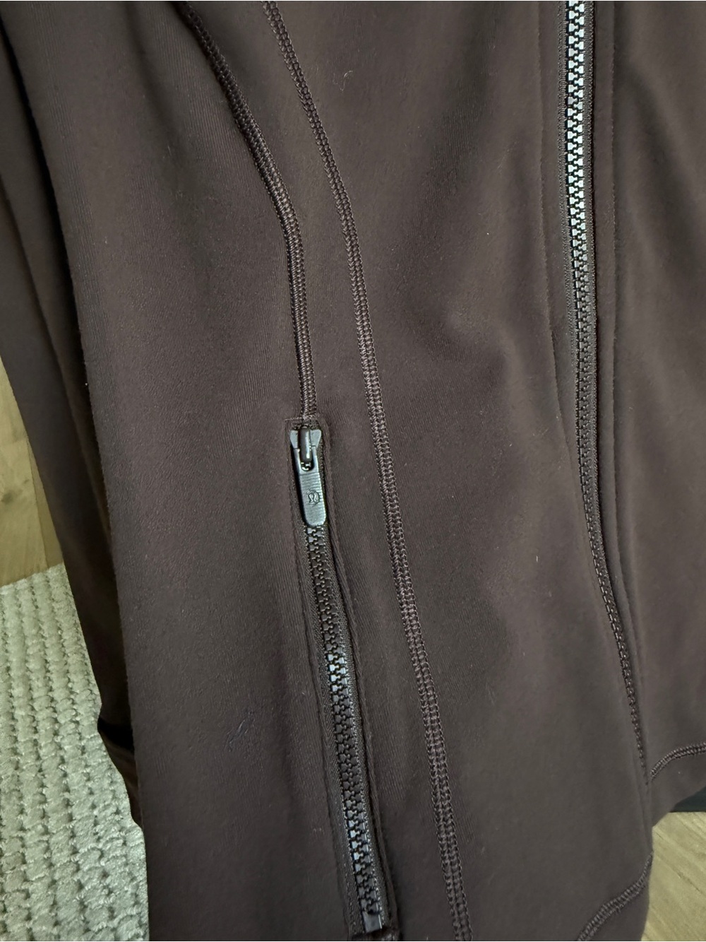 Lululemon define jacket size 6, brown - Picture 4 of 7